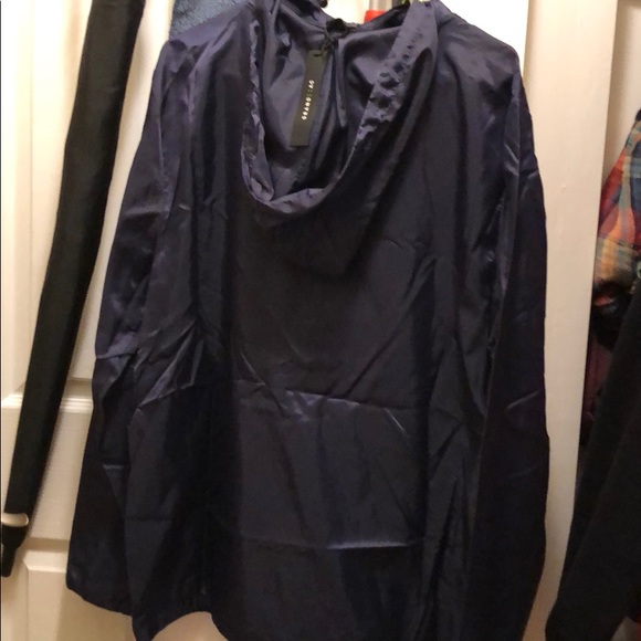 Windbreaker - Picture 4 of 6